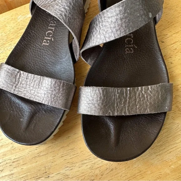 Pedro Garcia Metallic Leather Flat Low Heel Open Toe Sandals - Picture 4 of 16